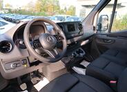 Mercedes-Benz Sprinter 9