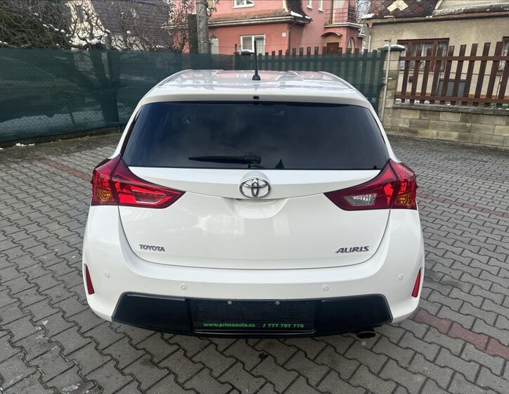 Toyota Auris 4