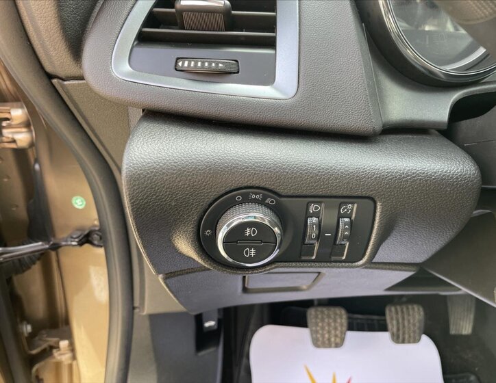 Opel Astra Hatchback 1,6 l 85 kw