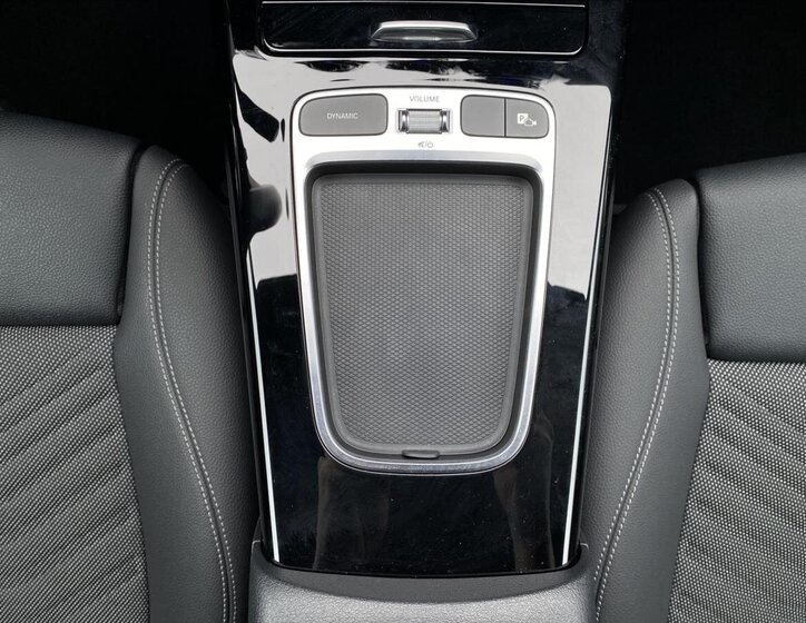 Mercedes-Benz Třídy A Sedan / Limuzína 1,3 l 100 kw