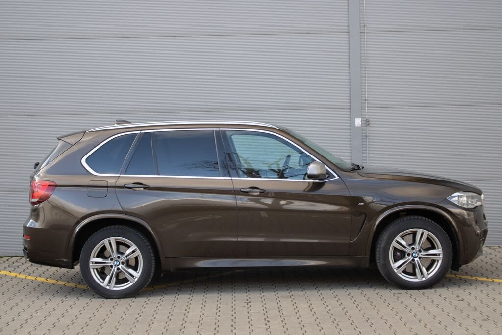 BMW X5 SUV 3,0 l 280 kw