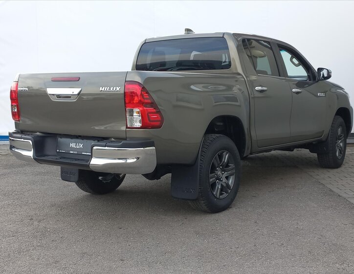 Toyota Hilux Pick-up 2,8 l 150 kw