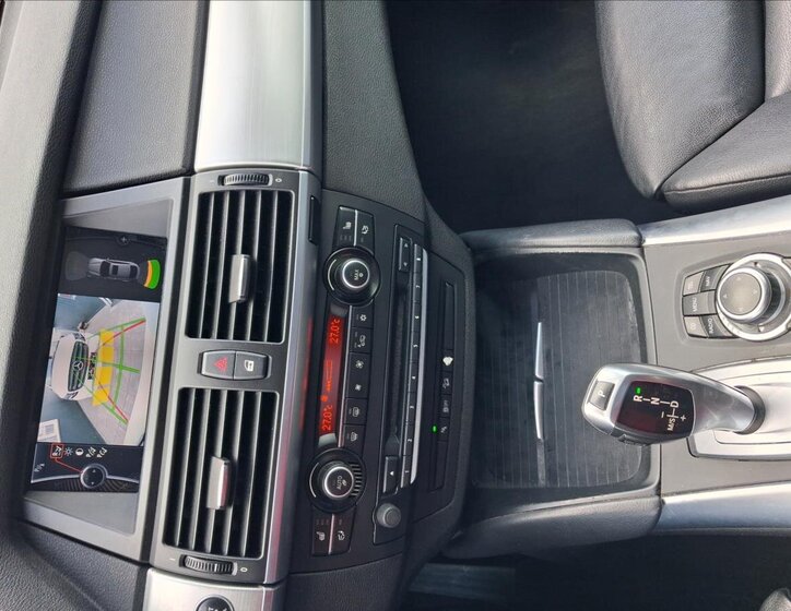 BMW X6 Kombi 3,0 l 180 kw