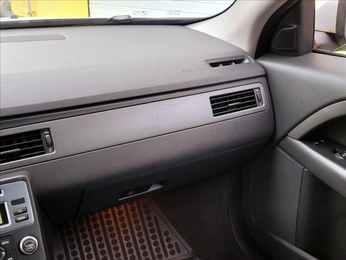 Volvo V70 Kombi 2,4 l 129 kw