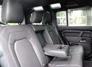 Land Rover Defender 31