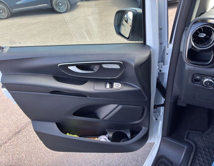 Mercedes-Benz Vito 14