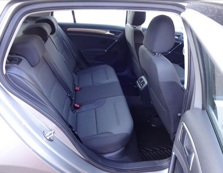 Volkswagen Golf Kombi 1,2 l 77 kw