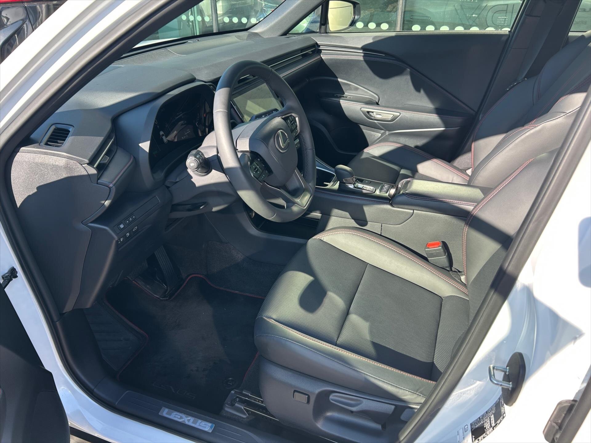 Lexus LBX Kombi 1,5 l 67 kw