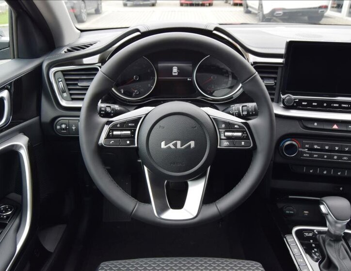 KIA XCeed 6