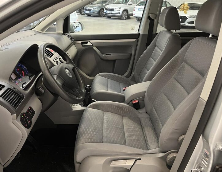 Volkswagen Touran 14