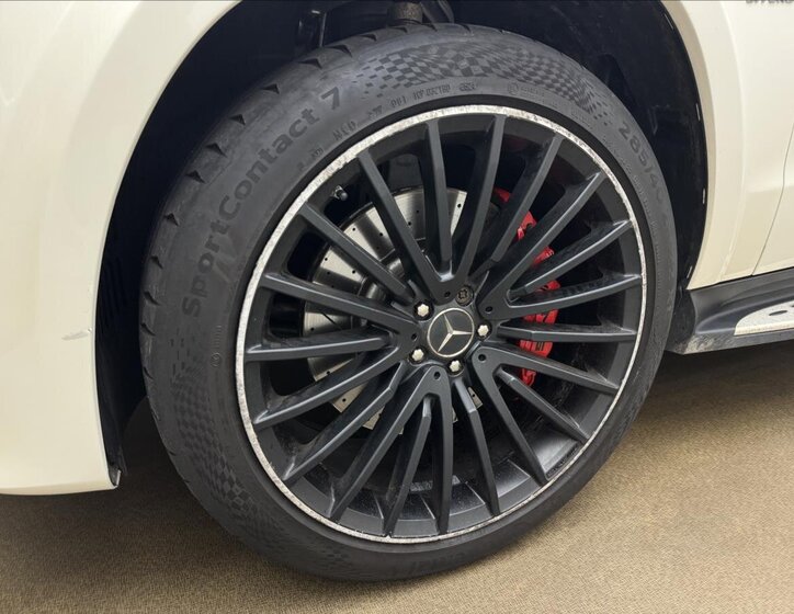 Mercedes-Benz GLS SUV 5,5 l 430 kw