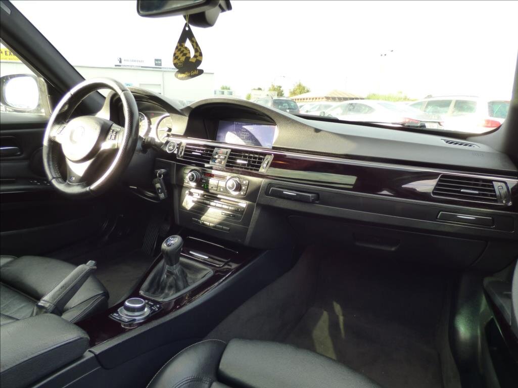 BMW Řada 3 Kombi 3,0 l 180 kw