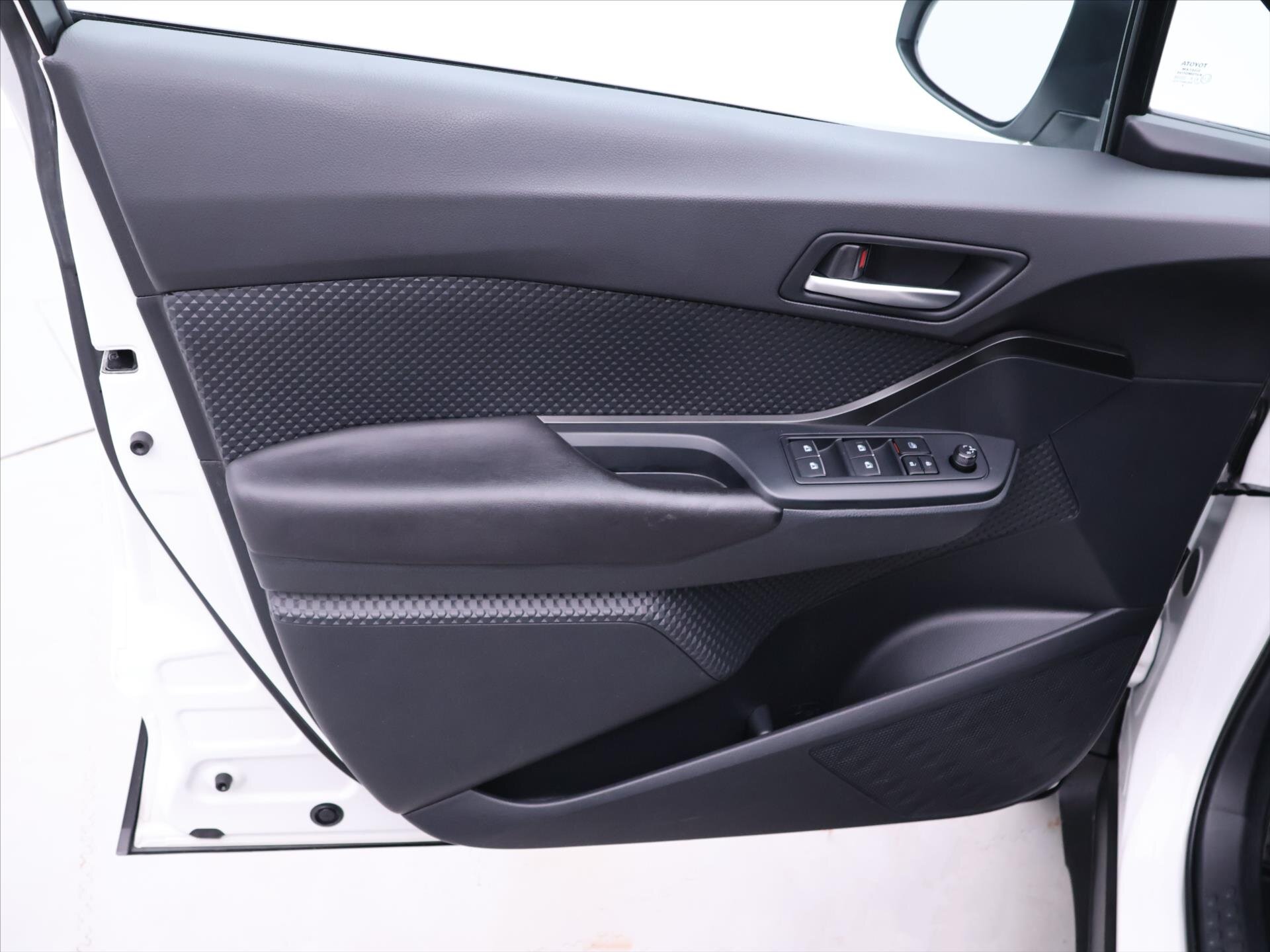 Toyota C-HR SUV / Terénní 1,2 l 85 kw