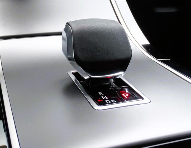 Land Rover Range Rover Velar 12