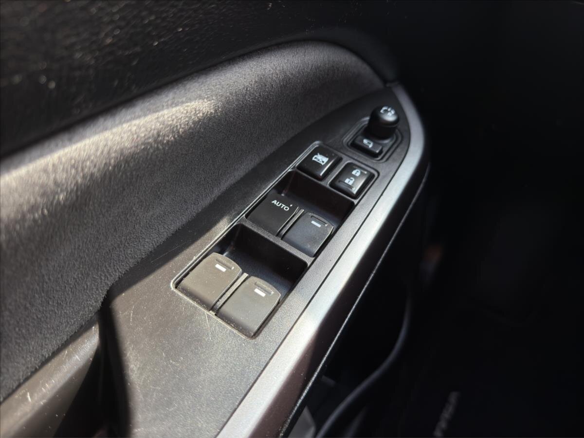Suzuki Vitara SUV / Terénní 1,4 l 103 kw