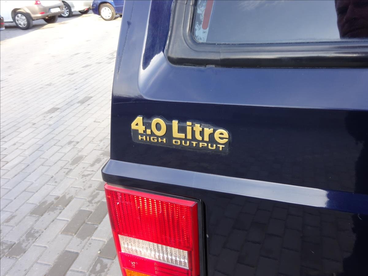 Jeep Cherokee SUV 4,0 l 136 kw