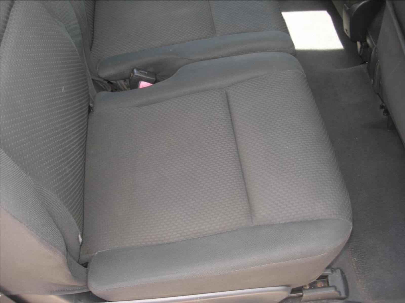 Toyota Corolla Verso 8