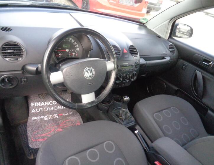 Volkswagen New Beetle 13