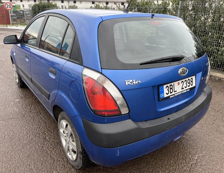 KIA Rio 8
