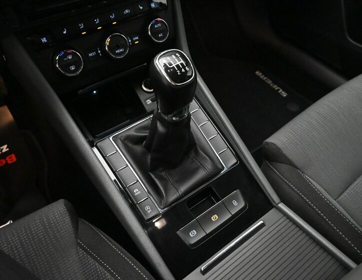 Škoda Superb 21