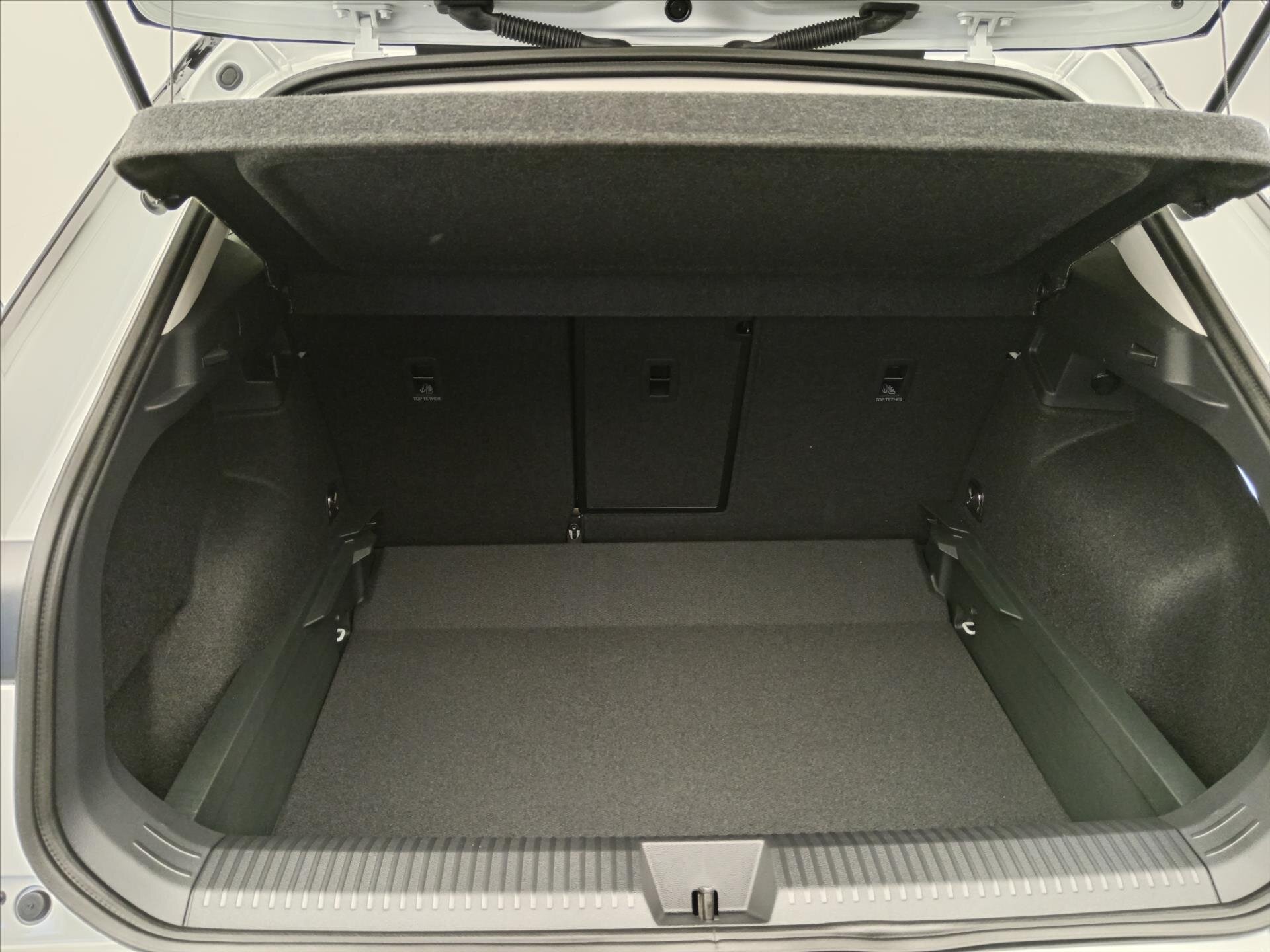 Volkswagen T-Roc SUV / Terénní 1,5 l 110 kw