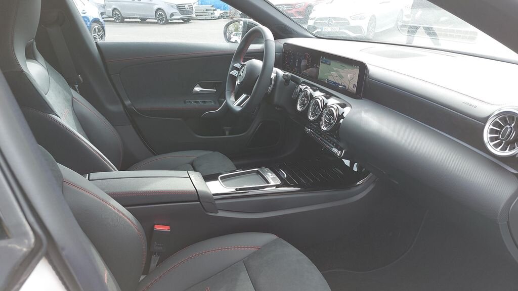 Mercedes-Benz CLA Kombi 1,3 l 120 kw