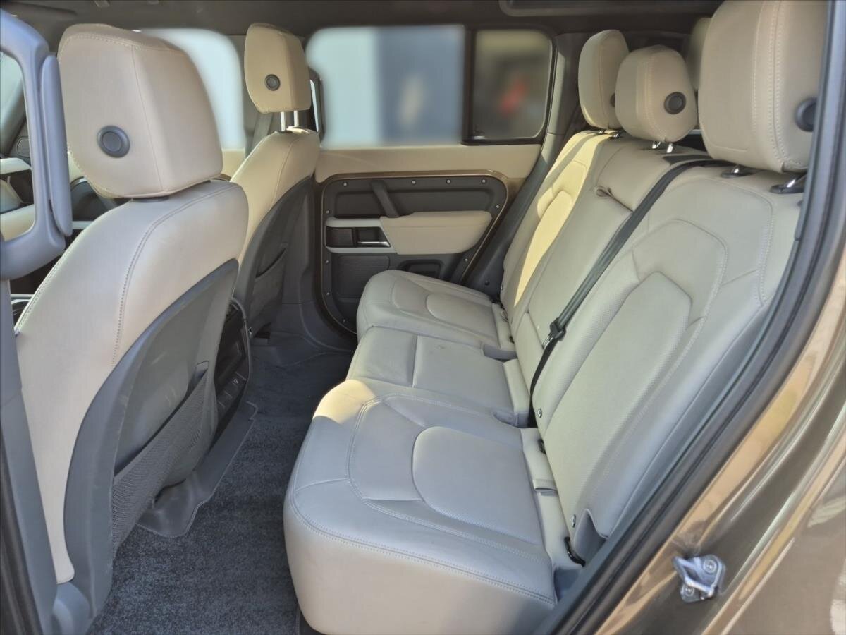 Land Rover Defender SUV / Terénní 3,0 l 147 kw