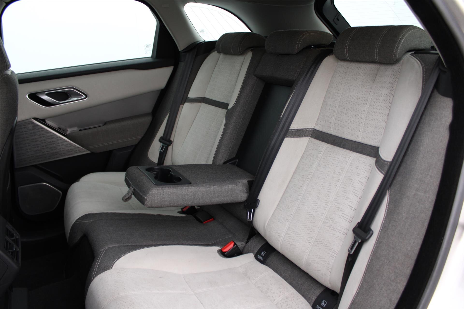 Land Rover Range Rover Velar SUV 3,0 l 221 kw