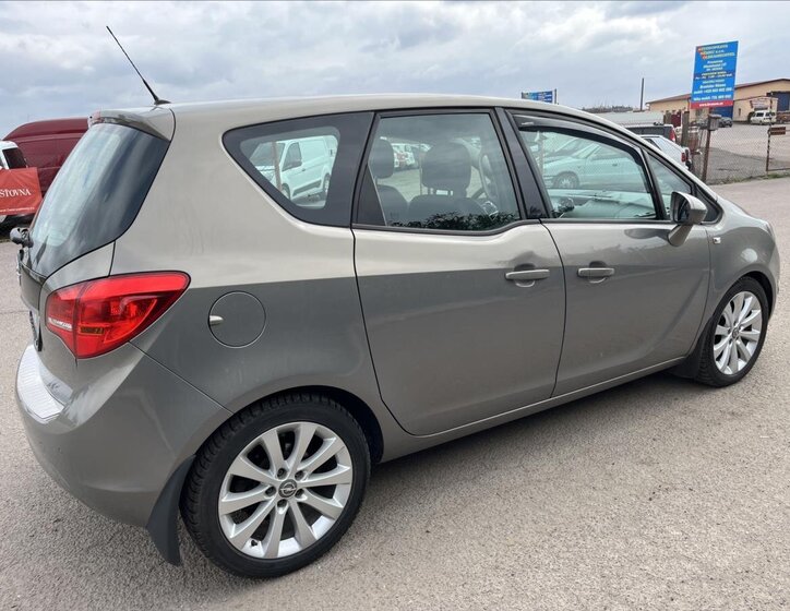 Opel Meriva MPV 1,4 l 88 kw