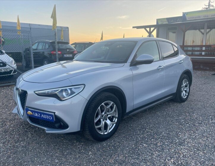 Alfa Romeo Stelvio SUV / Terénní 2,1 l 118 kw
