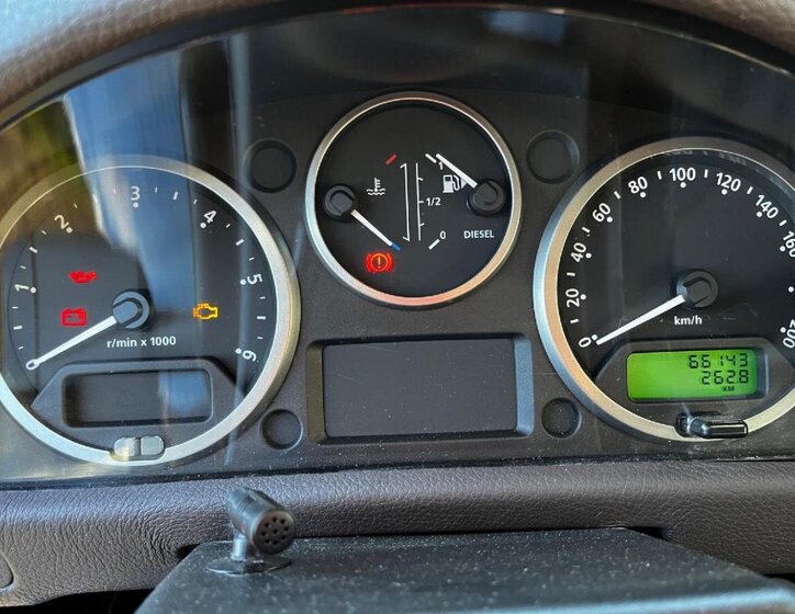 Land Rover Defender SUV / Terénní 2,2 l 90 kw