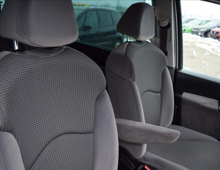 Peugeot 807 MPV 2,0 l 100 kw