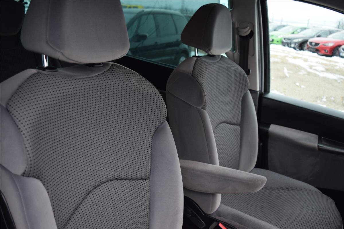 Peugeot 807 MPV 2,0 l 100 kw