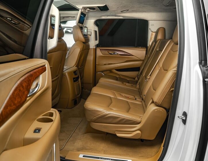 Cadillac Escalade SUV / Terénní 6,2 l 313 kw