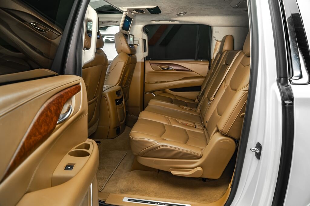 Cadillac Escalade SUV / Terénní 6,2 l 313 kw