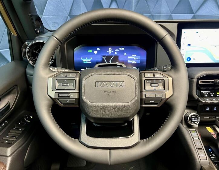 Toyota Land Cruiser 12