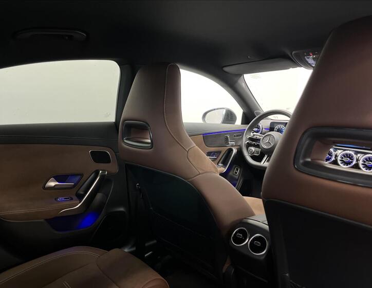 Mercedes-Benz CLA 21