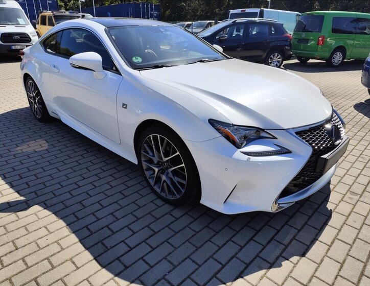 Lexus RC 300h 5