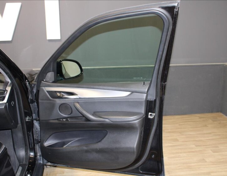 BMW X5 SUV / Terénní 3,0 l 190 kw