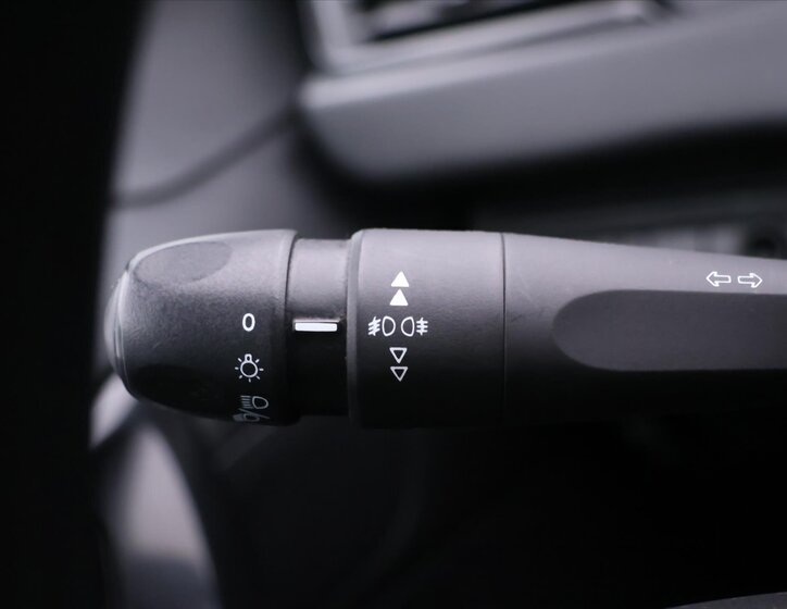 Peugeot 208 Hatchback 1,2 l 60 kw