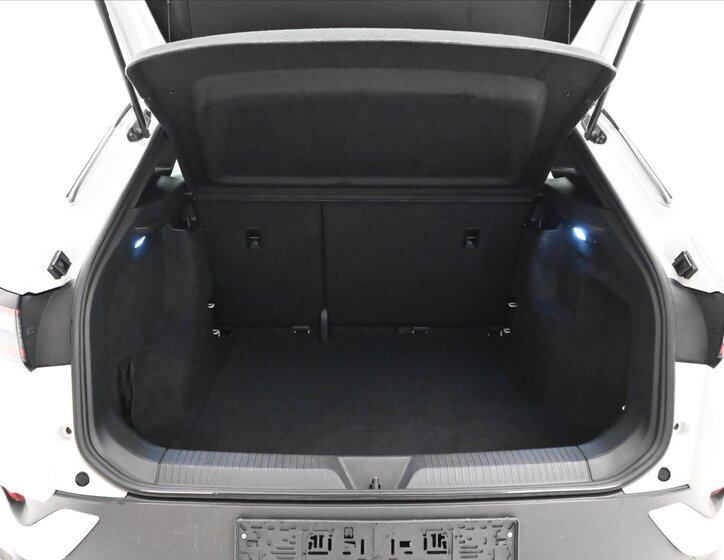 Volkswagen ID.4 10