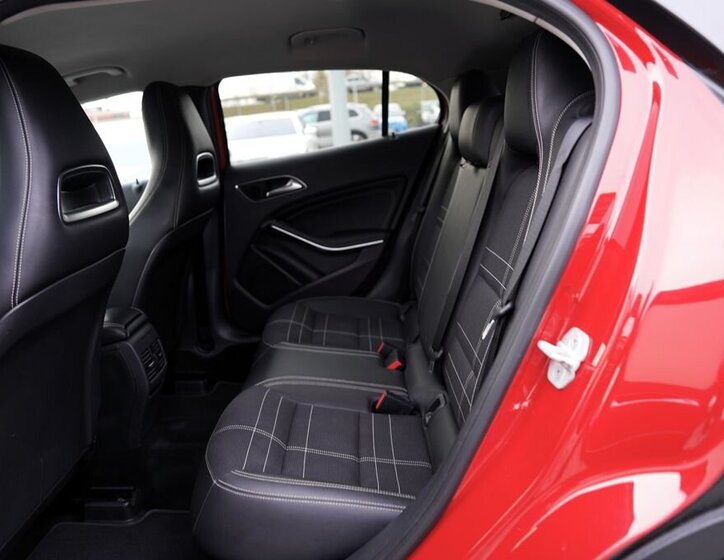 Mercedes-Benz GLA 30