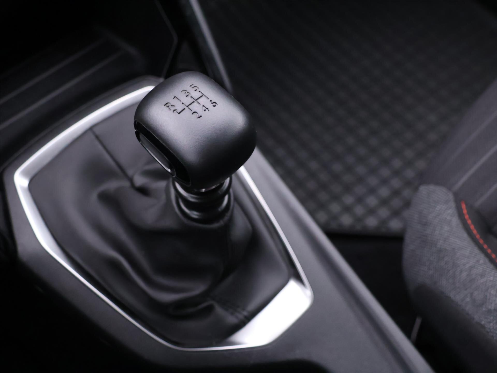 Peugeot 208 Hatchback 1,2 l 74 kw