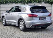 Volkswagen Touareg 4