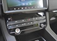 Jaguar F-Pace 17