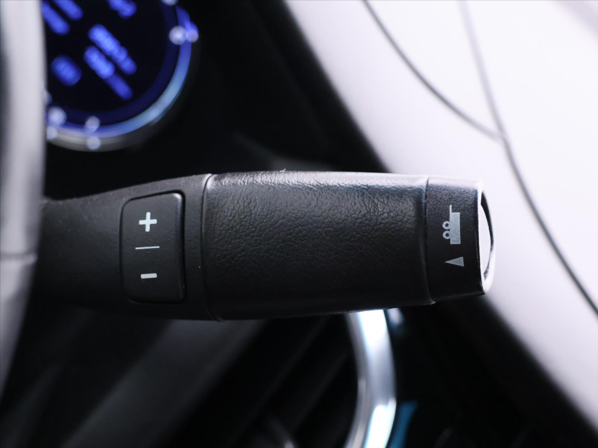 Cadillac Escalade SUV 6,2 l 313 kw