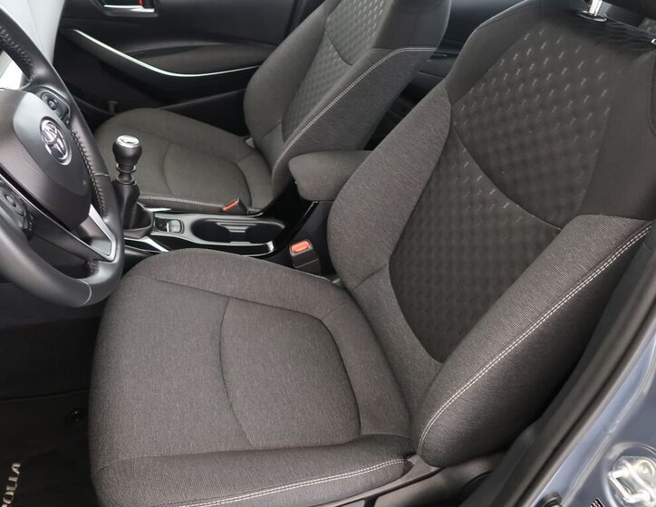 Toyota Corolla Sedan / Limuzína 1,5 l 92 kw