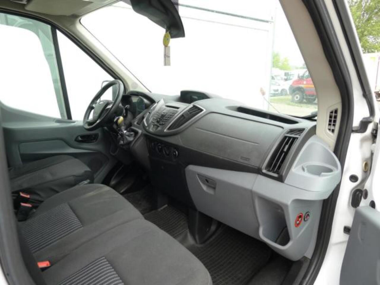 Ford Transit 10