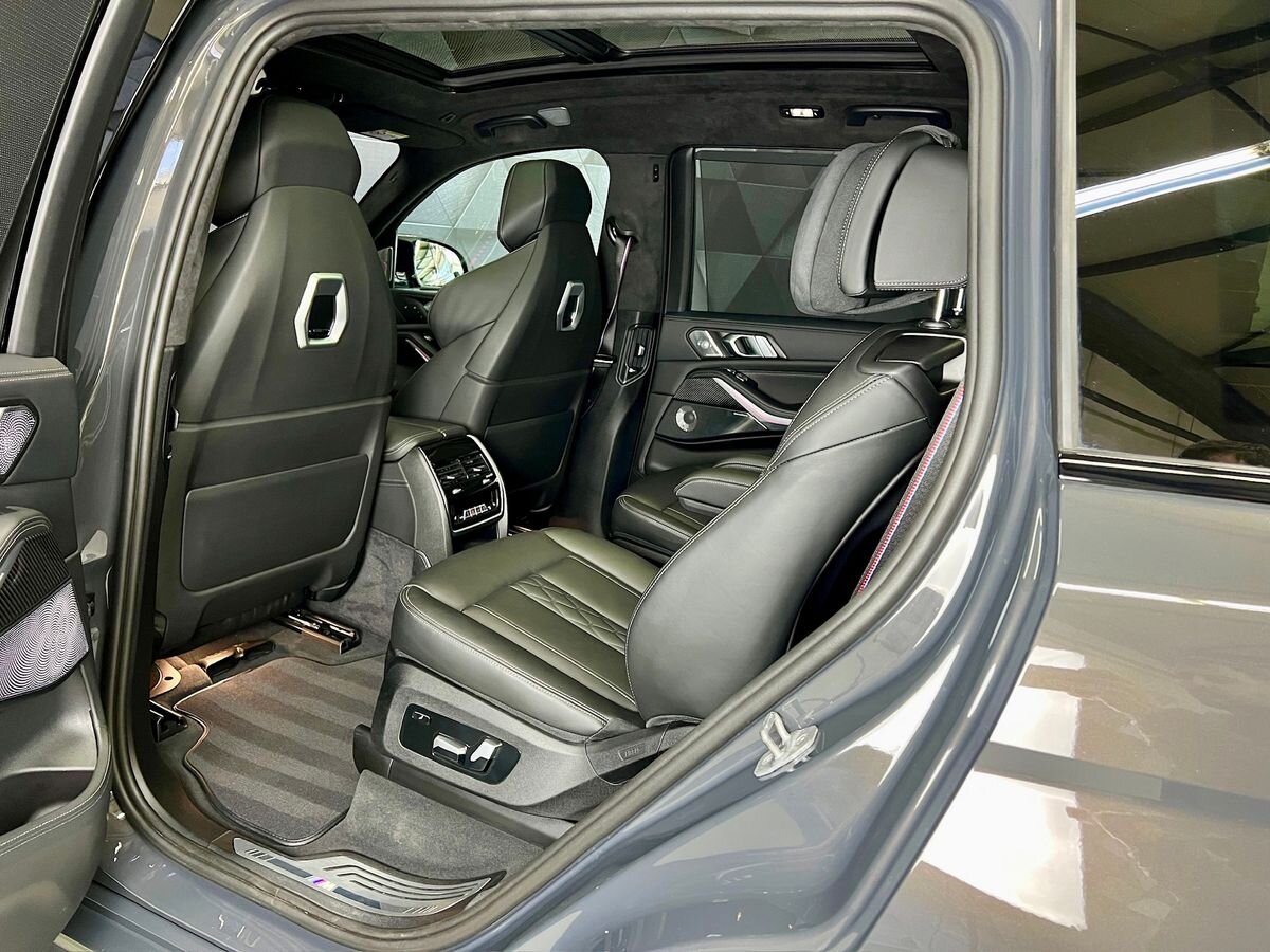 BMW X7 SUV / Terénní 4,4 l 390 kw