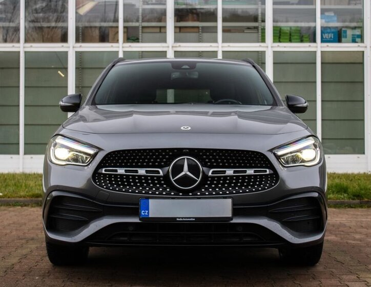 Mercedes-Benz GLA 2